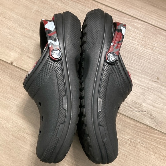 CROCS Black and Red Slippers - Picture 3 of 4